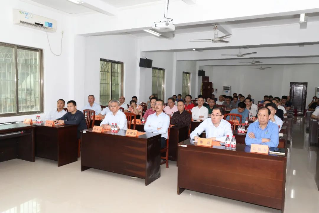 石碌铁矿分公司召开2024年岁情聚会6.jpg