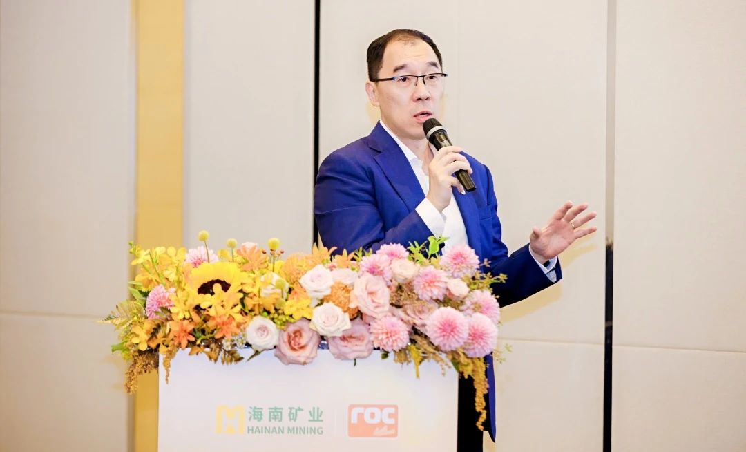 尊龙凯时总裁滕磊荣获董事会“金圆桌奖”-最具向导力CEO